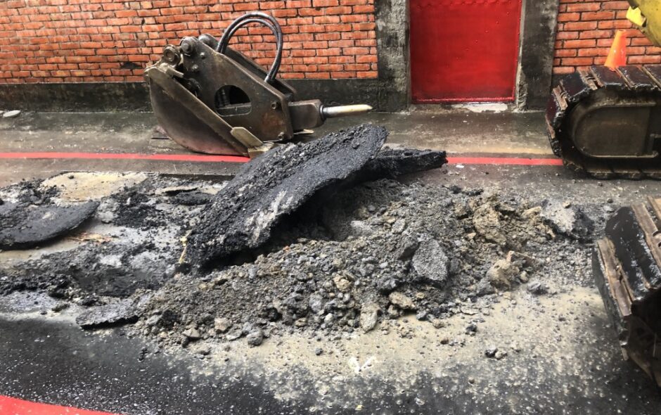 4F215D6C-64DC-4252-A11B-E1E232742058_1_105_c